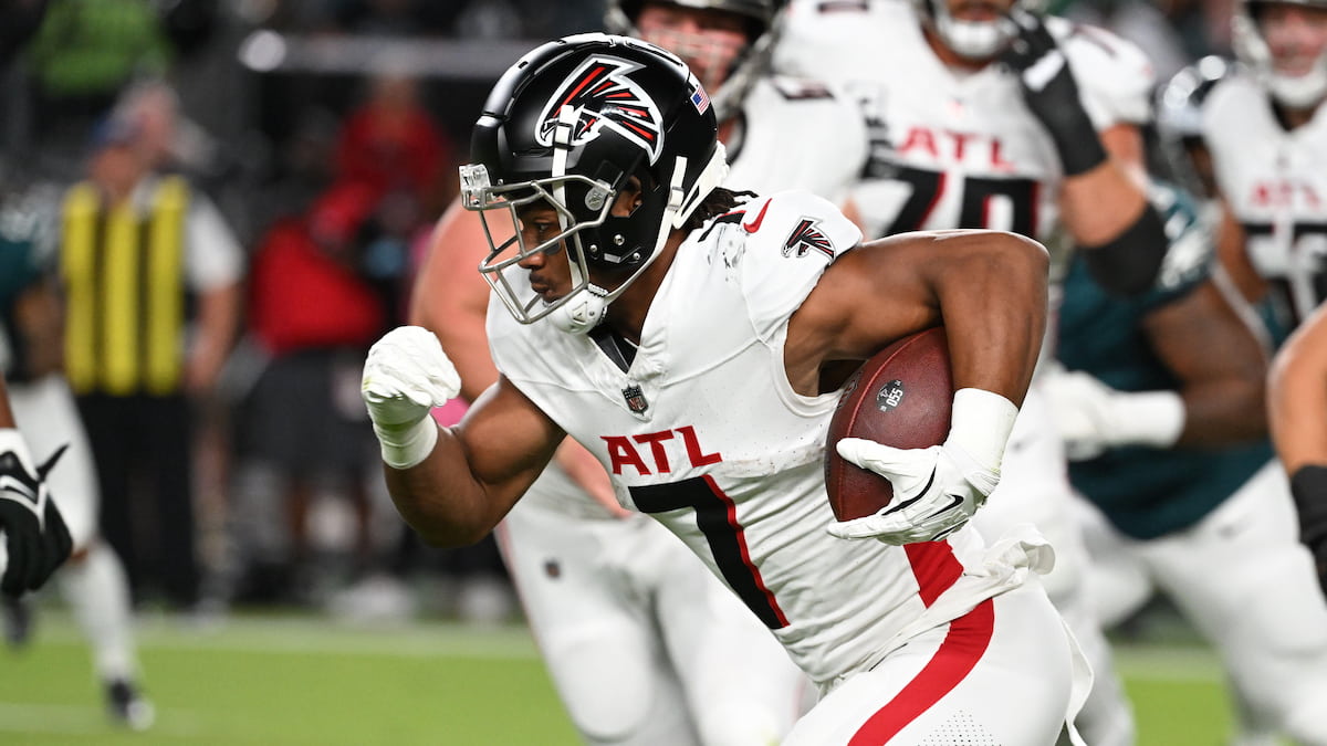 Bijan Robinson running the ball for the Atlanta Falcons against the Philadelphia Eagles in September 2024.