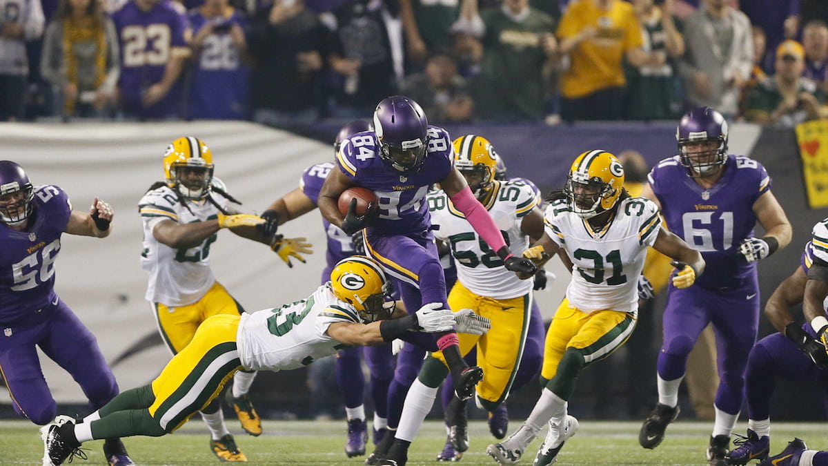 Cordarrelle Patterson sets a return record playing for the Vikings against the Packers.