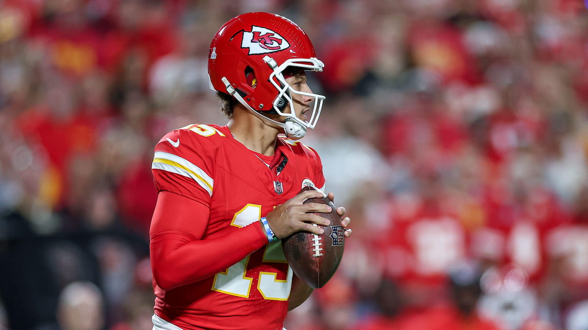Patrick Mahomes prepares to throw the ball for the KC Chiefs.