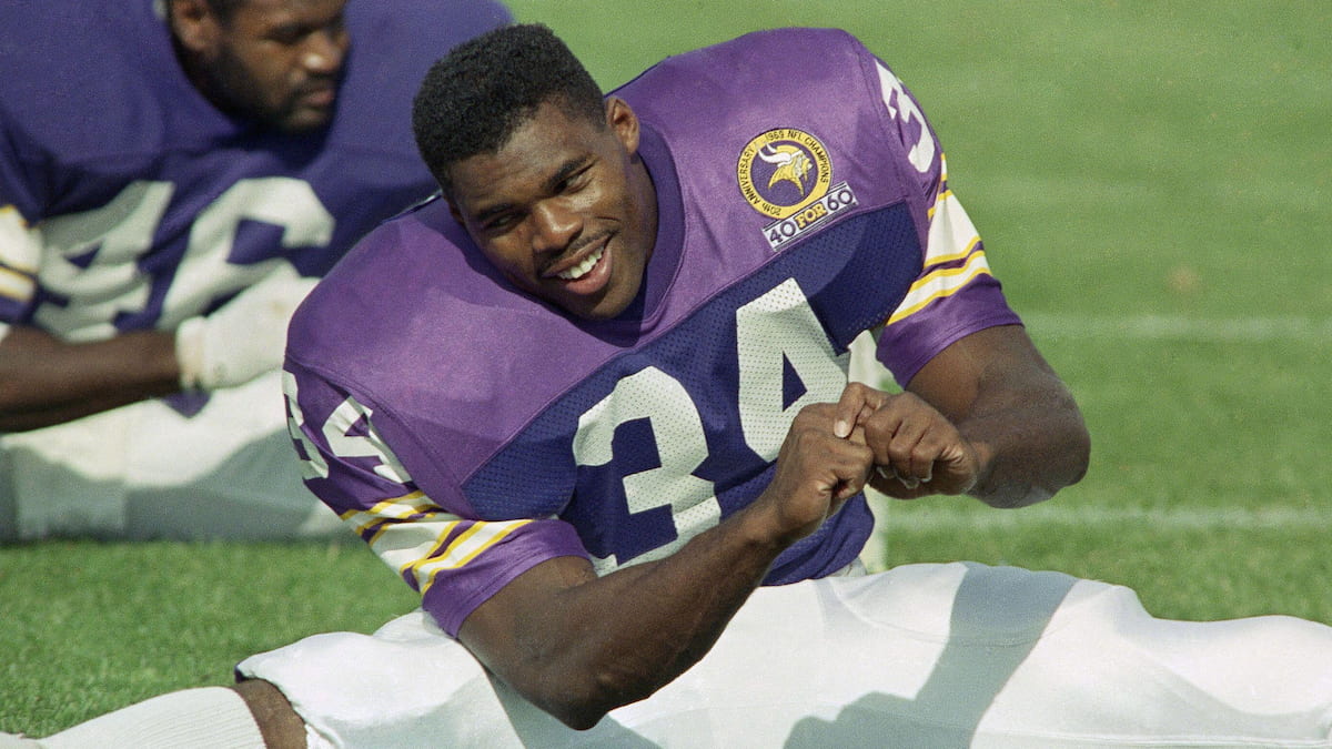 Herschel Walker warming up for the Minnesota Vikings.