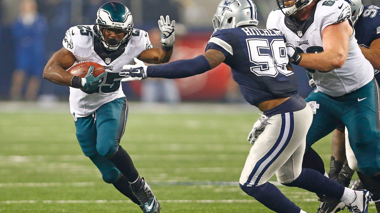 LeSean McCoy running back for the Eagles against the Cowboys on Thanksgiving.