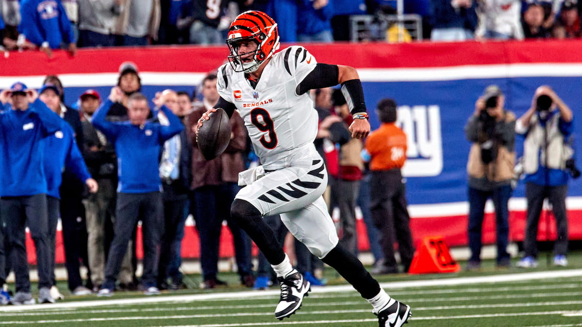 Joe Burrow running for a Bengals' touchdown