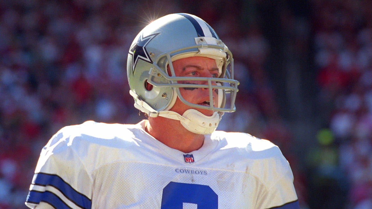 Troy Aikman, quarterback for the Dallas Cowboys in 1998