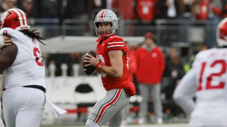 Will Howard playing quarterback for the Ohio State Buckeyes