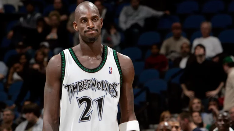 Kevin Garnett playing for the Minnesota Timberwolves.