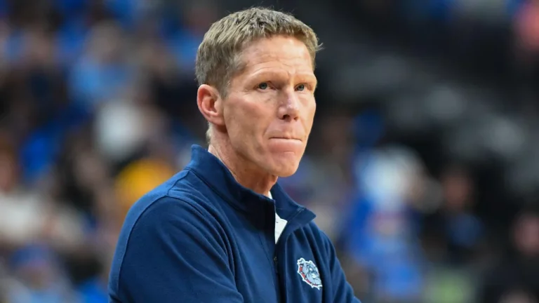 Mark Few coaching the Gonzaga Bulldogs.