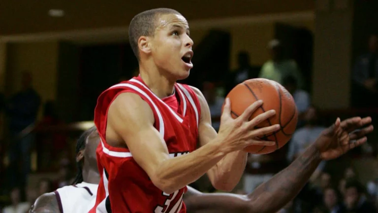 Steph Curry scoring for the Davison Wildcats.