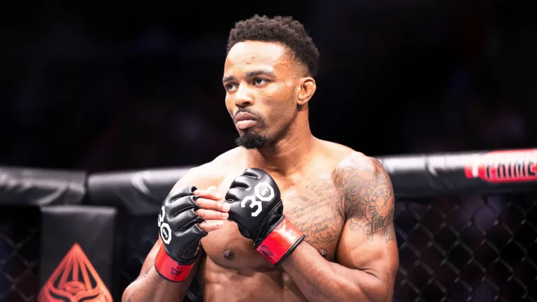 Lerone Murphy in a UFC fight.