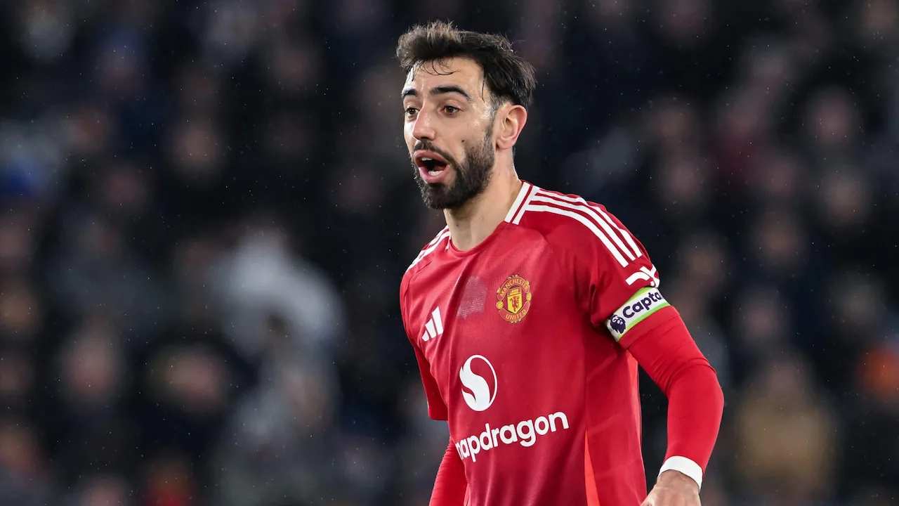 Bruno Fernandes playing for Manchester United.