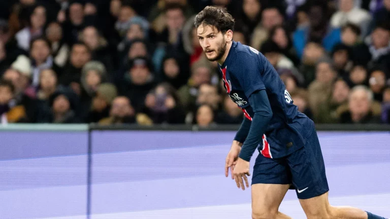 Kvicha Kvaratskhelia playing for Paris Saint-Germain