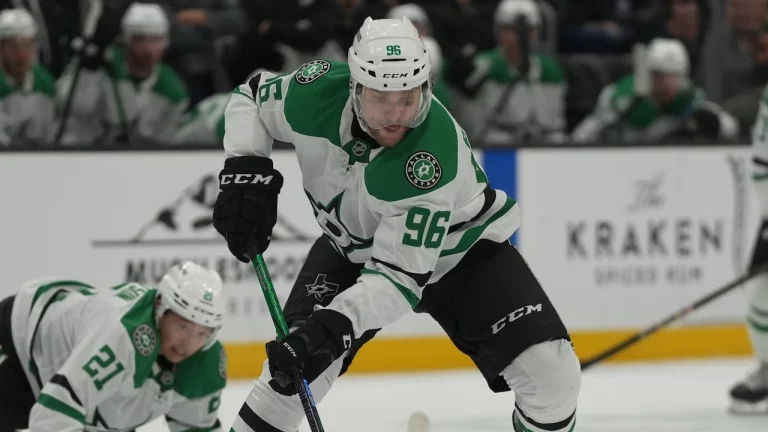 Mikko Rantanen playing for the Dallas Stars.