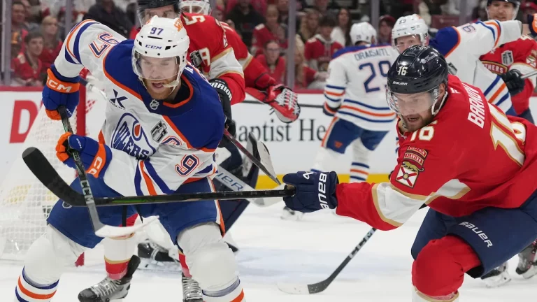 Connor McDavid going against Sam Bennett in the Stanley Cup Final.